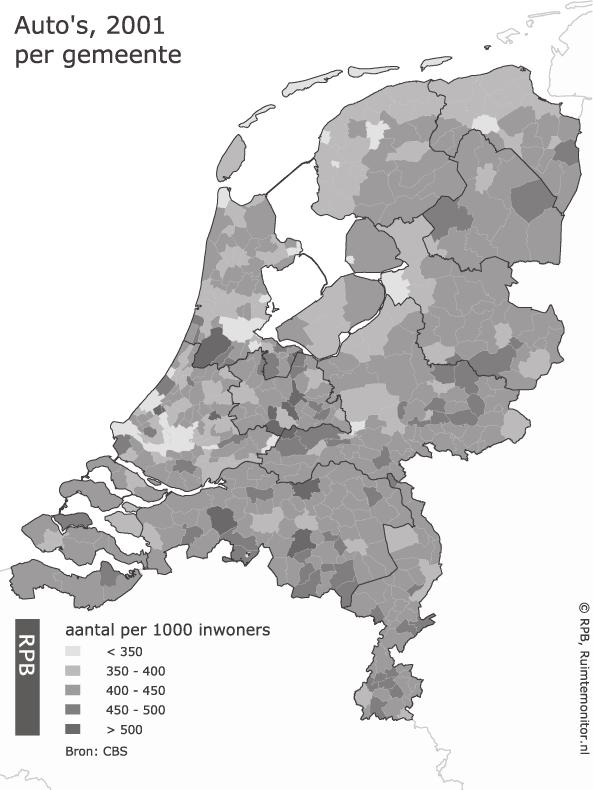 Bijlage G Regionale ontwikkelingen autobezit Figuur G.1 geeft voor 2001 een beeld van het aantal auto s per 1000 inwoners voor alle gemeenten in Nederland.