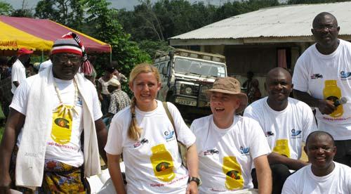 Drive Against Malaria - Newsflash - December 2010 Hulp aan bewoners van Malende werpt vruchten af Malende, een dorpje in het zuidwesten van Kameroen. Aan de voet van de berg Mount Cameroon.