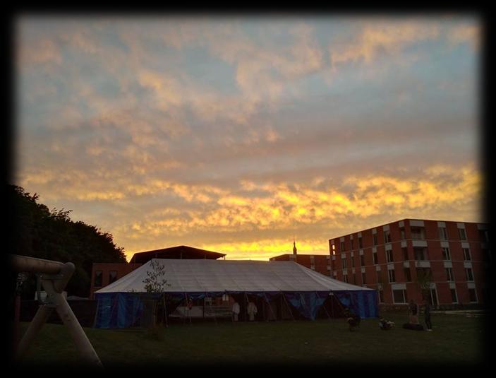 's Avonds maken we het gezellig in onze feesttent tijdens onze boerenbingo.