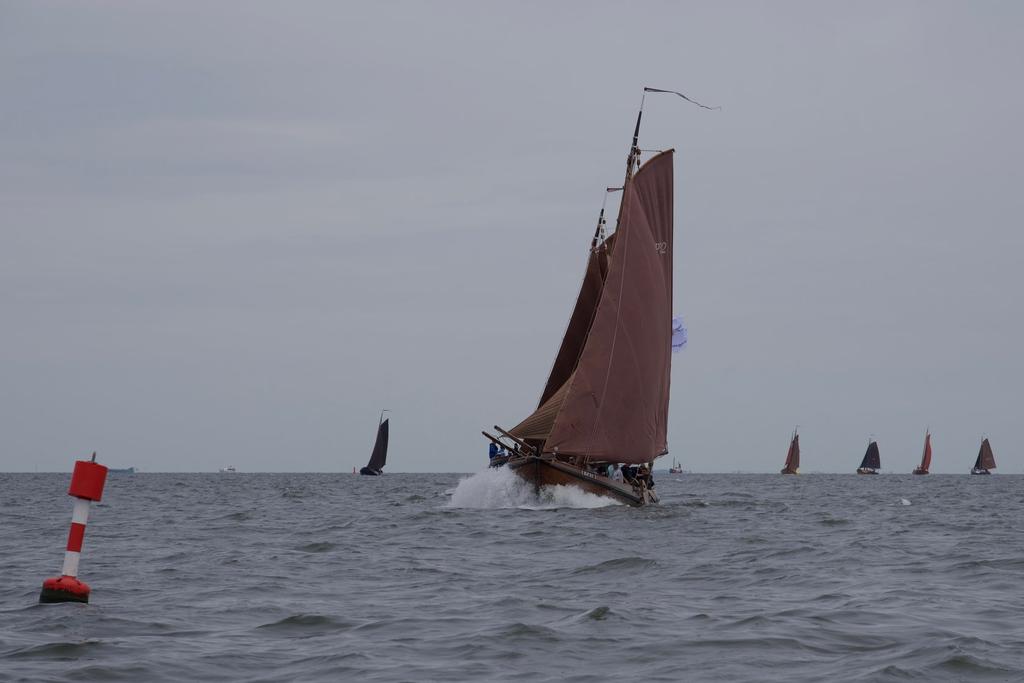 Een stevig briesje en een zeer gedreven groep