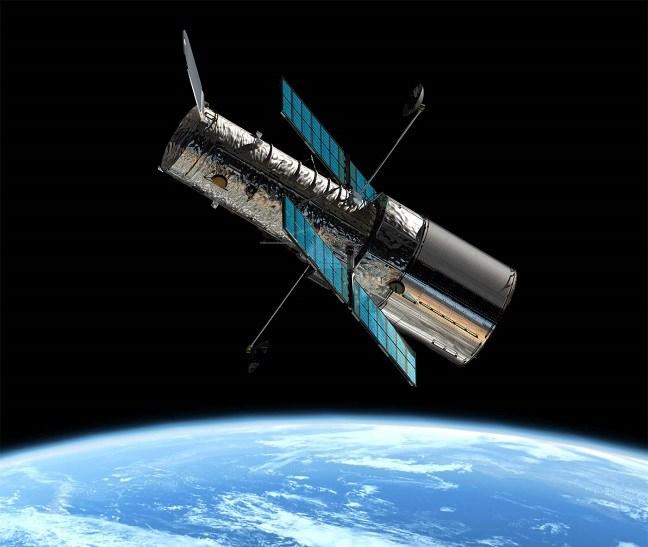 boven: raket, klaar voor lancering met satellieten als lading boven: satelliet in een baan om de aarde links: De Hubble-ruimtetelescoop Satellieten die stuk gaan of buiten werking gesteld worden,