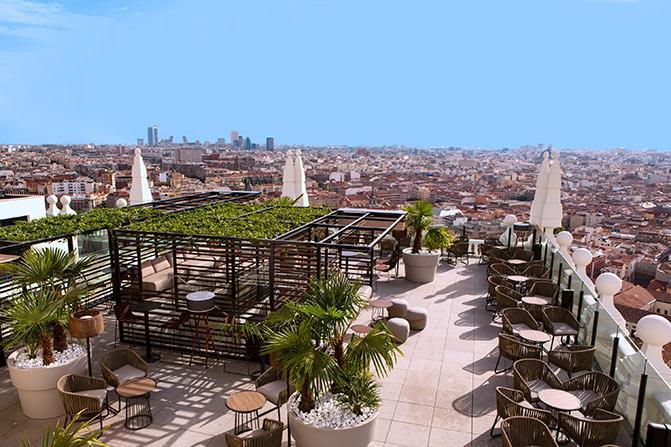 Het nieuwe Riu Plaza España beschikt over meer dan 5000 m2 voor de viering van iedere soort event, verdeeld over 17 ontmoetingsruimten, het feestterras op de 21e verdieping en de