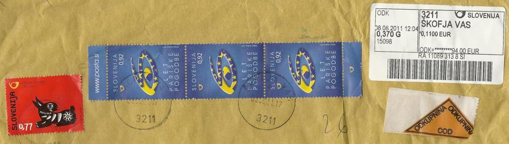 (afbeelding 5) De Sloveense postkantoren zijn uitgerust met kleine labelprinters die op de balie of op een bureau staan.