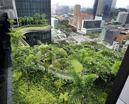 Idee voor centrum - Hangende tuin langs appartementen