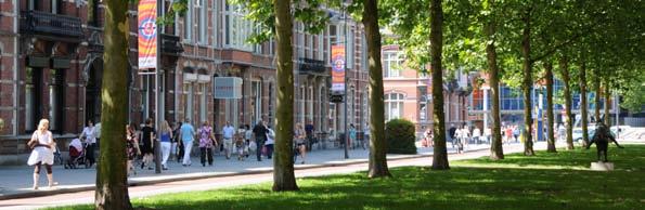 Inwoners s-hertogenbosch Totaal aantal inwoners 142.825 Huishoudens Aantal huishoudens - Alleenstaand - Tweepersoonshuishouden - Gezin met kinderen - Eénoudergezin - Meerpersoonshuishouden 62.