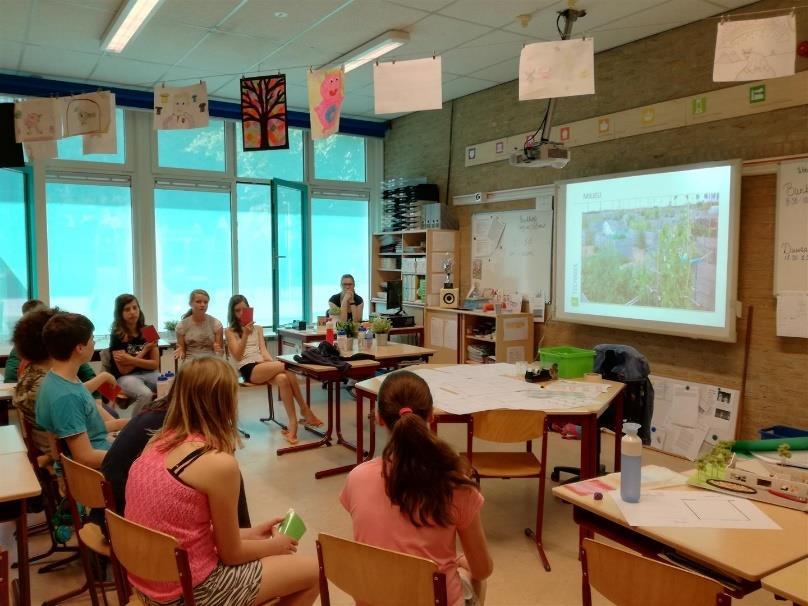 KIJK-OPDRACHT Aan de hand van 3 thema s bekijken de leerlingen het gebouw. De thema s zijn beleving, gebruik en techniek. Elk thema heeft 7 onderdelen.