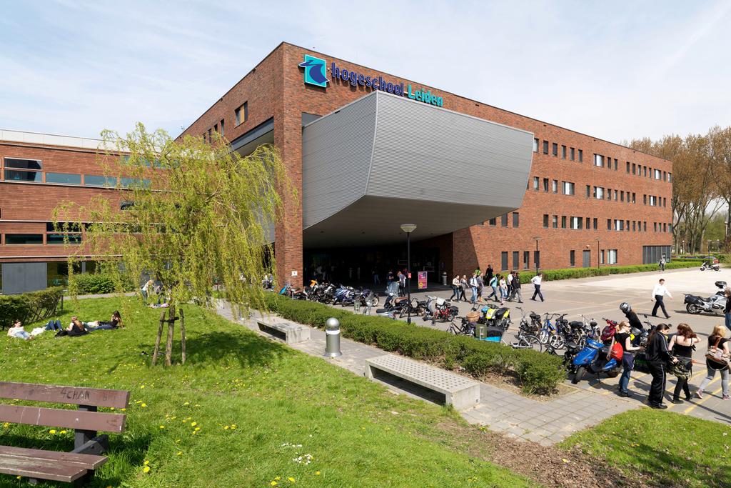 Hogeschool Leiden Zernikedreef 11 2333 CK Leiden Postbus 382 2300 AJ Leiden 071-518 88 00 studeren@hsleiden.