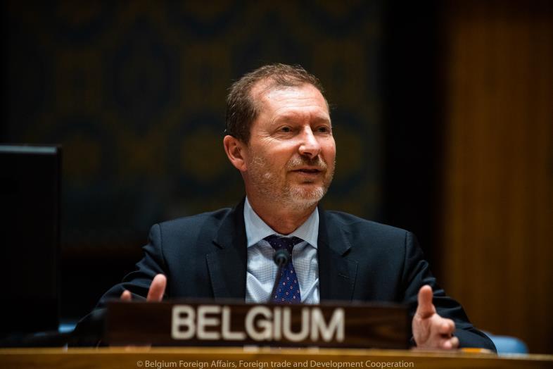 België in de VN Veiligheidsraad Ambassadeur Mar Pecsteen, permanent vertegenwoordiger van België bij de VN stipt volgende prioriteiten aan: De Europese dimensie >>>> spreken met één stem Kinderen in