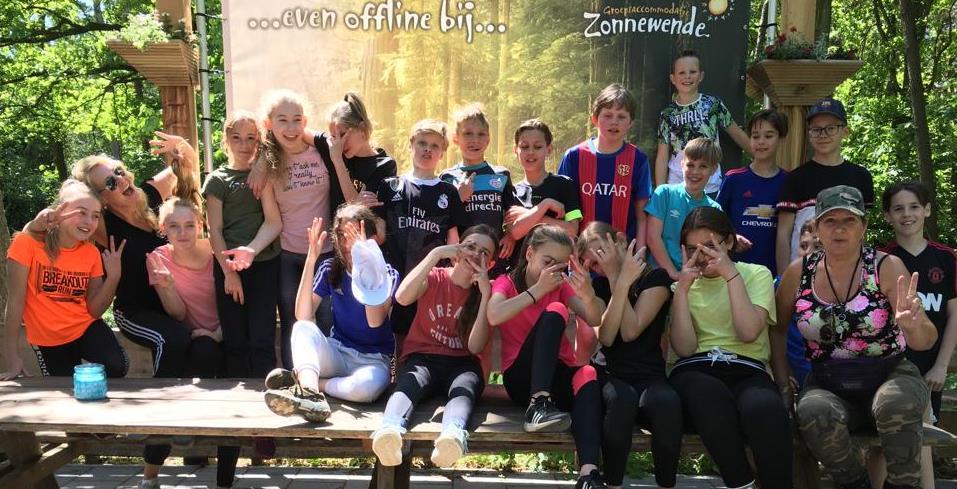 Per Omgaande, 17-5 - 19 nummer 10 Beste ouders, De kinderen hebben hard gewerkt