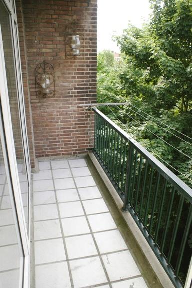 Balkon: Via slaapkamer 1 en de keuken heeft u toegang tot het ruime balkon (3,60 x 1,10) dat is gelegen op het