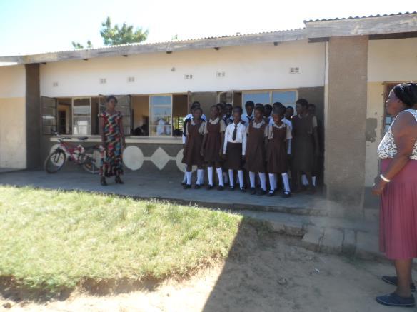 Senanga Orphan Day Centre (SODC) Deze school is opgezet door een aantal weduwen die geen inkomsten hadden om het onderwijs voor hun kinderen te betalen.