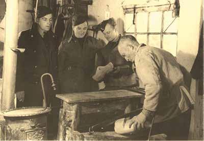 Het kerngebied van de Noord-Brabantse klompenmakerij was tot 1970 gelegen in Sint-Oedenrode, Schijndel, Veghel, Liempde, Best en Boxtel.