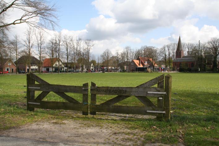 Ooit maakte dit gebied deel uit van de marke Raalterwoold. In 1318 wordt De Hof van Luttenberg al beschreven.