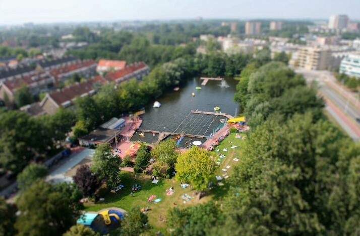 Het inzwemmen is om 15:00 uur, aanvang wedstrijd: 15:30 uur. Ook de waterpoloërs kunnen mee doen.