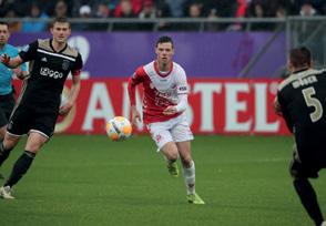 Deze uiting is zichtbaar gedurende de verschillende voetbaluitzendingen op televisie, maar komt ook onder de aandacht van de aanwezige supporters in Stadion Galgenwaard.