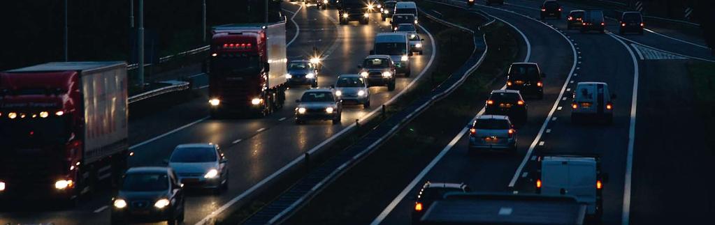 - De gemiddelde reistijd op snelwegen tussen de steden in de spits is maximaal anderhalf keer zo lang als buiten de spits.