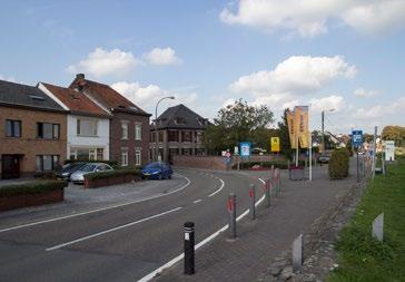 DE ROUTE SMEERMAAS Het kleine dorpje Smeermaas (2), liggend aan de Maas, heeft twee grensovergangen naar Maastricht.