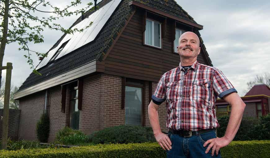Na de installatie Wanneer uw zonnepanelen op uw dag liggen, kunt u zelf stroom gaan opwekken. Het is belangrijk dat u uw zonne-energiesysteem aanmeldt op www.energieleveren.nl.