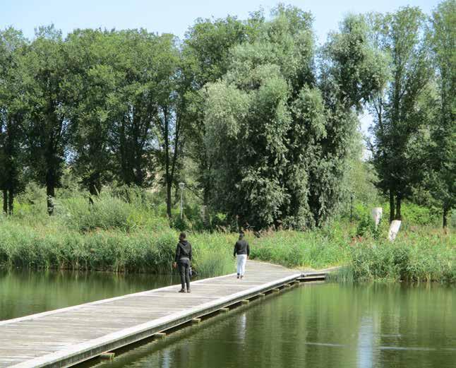Kromme Rijn Oeverpark Het Kromme Rijn Oeverpark in Maarschalkerweerd is een circa 9 hectare grote groenblauwe parkzone die de Landgoederen van Amelisweerd verbindt met het bestaande Kromme Rijnpark