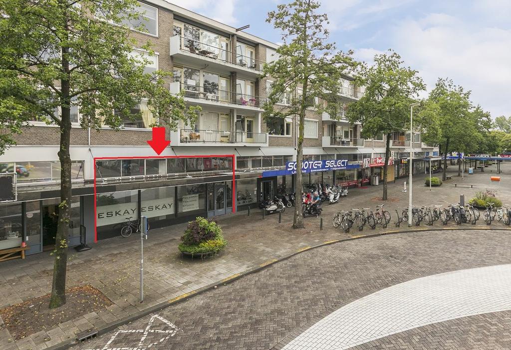 Omschrijving Algemeen Huurprijsaanpassing Representatieve commerciële ruimte, gelegen in Jaarlijks, voor het eerst één jaar na datum het wijkwinkelcentrum van de wijk 'Het Lage Land'.