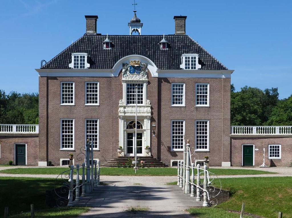 3 Huis Zwaluwenburg Al in de 13e eeuw stond op deze plaats een kasteel van het geslacht van Wijnbergen. In het huidige huis Zwaluwenburg (gebouwd in 1728) is stucwerk in Lodewijk XV-stijl aanwezig.