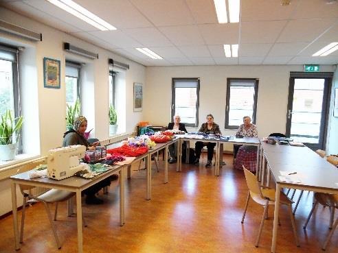 Vrijdag: Bodyshape 9.00-10.00 uur 10.15-11.15 uur 35,- voor 10 lessen Karin 06 30601986 Creatief met textiel voor vrouwen Cursuslokaal 09.30-11.