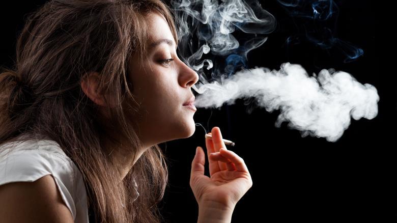 Roken de risico s Korte termijn: Slechte conditie Geen geld over Slechte adem Gele tanden Gele vingers Hoesten Je huid wordt