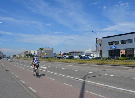 Tweemontstraat en het Albertkanaal via leegstaande halfindustriële panden en percelen.