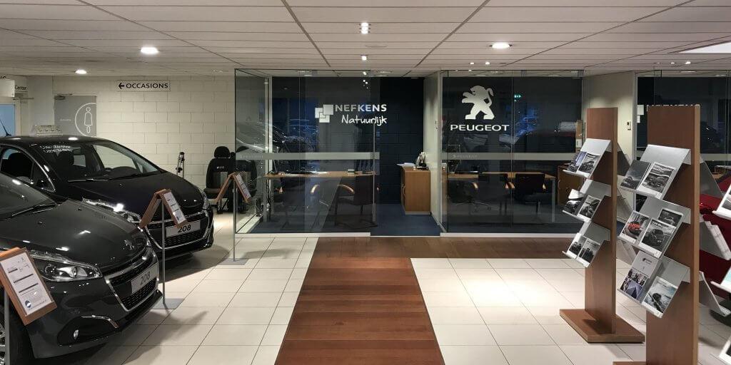 Energiebesparing van dik 70% voor Nefkens Peugeot Nieuwegein De autoshowroom van Nefkens Peugeot Nieuwegein is één van de vele showrooms die inmiddels is voorzien van Saled LED verlichting.