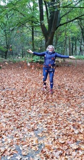 Terwijl de kinderen van hun ontbijtjes genoten, kwam er een andere juf of meester in de groep voorlezen. Het was een fijn begin van de Kinderboekenweek.