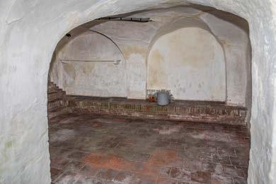 Het lijkt erop dat al in de middeleeuwen enkele kloosterbroeders de kelder hebben gebruikt als opslag en
