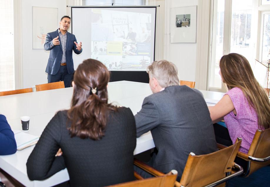 Gijsbert van der Wende Top! Supertrainer. Eén van de leukste trainingen ooit...! Ik geef een 10+. Wat ga je doen? Op weg naar je Black Belt certificering doorloop je de vijf fases van Lean: DMAIC.