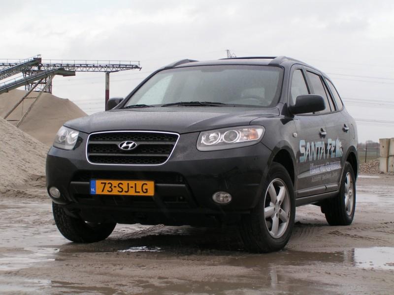 Wilbert Huls 14 april 2006 Intro De Santa Fé werd zo'n 6 jaar geleden geïntroduceerd en was een opvallend verschijning in het Nederlandse verkeer.