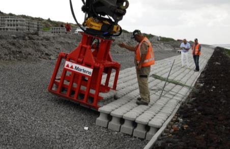 Toplaagdikte beton Gebruik definitie uit NEN7024 bij bijzondere toplagen D Hillblock Spleetbreedte rechthoekige betonblokken Metingen: Elke 100 a 200 m op