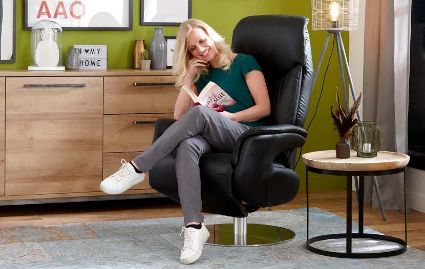 Boekenkasten Ponto 599.- opstellingen Salontafel Ponto 279.- Bank Monaco Ook leverbaar in andere opstellingen, stoffen, leder en. 3 + 2 zits 949.- 899.- 3 + 2,5 zits 999.- 949.- 799.