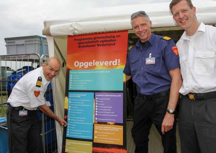 Oplevering team natuurbrandonderzoek, vlnr: Jan-Piet Zijp, Max Krisman en Albert Jan van Maaren.