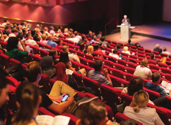 Een voorzitter voor een workshop, congres of bijeenkomst Ook voor een (dag)voorzitter van een workshop, congres of bijeenkomst over het levenseinde bent u bij de Levenseinde Academie aan het juiste