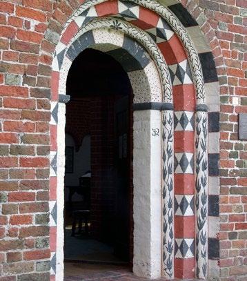 De kerk is onderdeel van het Grootste Museum van Nederland. Foto Arjan Bronkhorst. De Jacobuskerk van Zeerijp met vrijstaande toren. Foto David Woltinge.