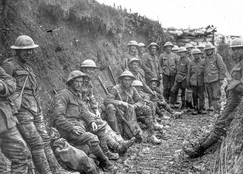 magazine VETERANEN Gielt Algra Politicoloog en onderzoeker bij het Veteraneninstituut De Eerste Wereldoorlog en de Verloren Generatie Foto: Spaarnestad Photo/HH Rustende Engelse troepen in een