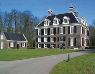 Het Huis Doornburg werd in 1772 gekocht door Jan Elias Huydecoper (1735-1808). Zijn zoon Willem Huydecoper (1770-1832) bewoonde het huis als schout en later burgemeester van Maarsseveen.