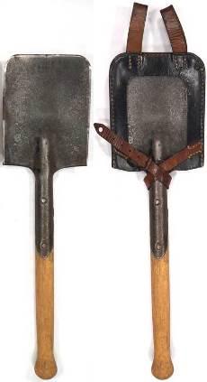 1) en rechts een compleet voorbeeld met foedraal (collectie Military Legacy, Dordrecht). Verder zijn de Duitse objecten vooral munitiegerelateerd.