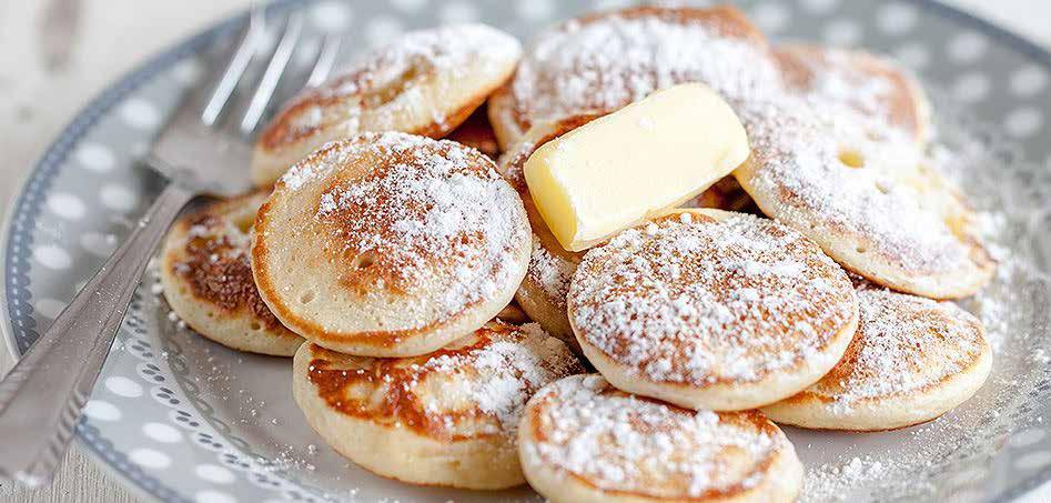 GEBAK, POFFERTJES EN WAFELS GEBAK Iets lekkers voor bij de koffie of thee? Bijvoorbeeld een lekker stuk gebak met slagroom? Onze medewerkers weten welke soorten er vandaag aanwezig zijn.