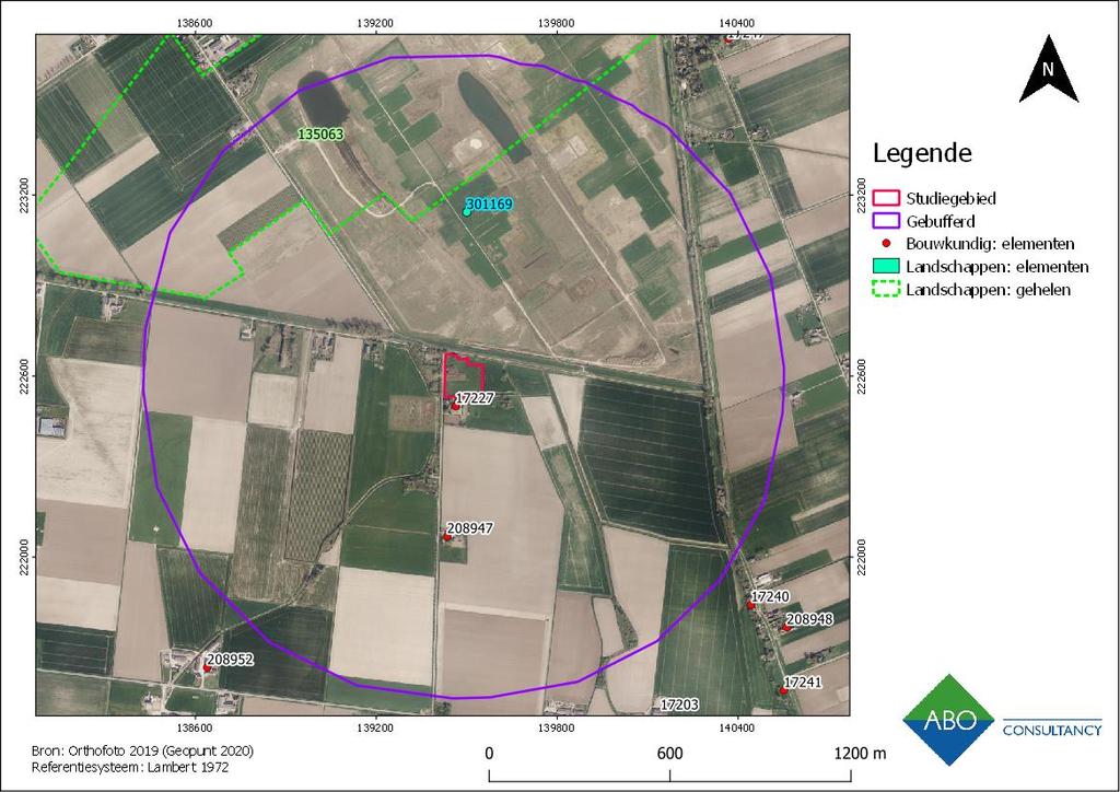 4.2 INVENTARISSEN ONROEREND ERFGOED 4.2.1 INVENTARIS BOUWKUNDIG ERFGOED Figuur 31: Bouwkundig erfgoed in de omgeving van het studiegebied (Geoportaal 2020) Binnen een straal van 1km rond het