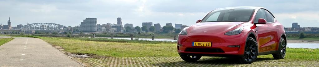 Tesla Model Y Y-genwijs Autotest Tesla doet dingen graag anders. Tot de komst van Tesla waren elektrische auto's kleine aandoenlijke voertuigjes voor wereldverbeteraars.