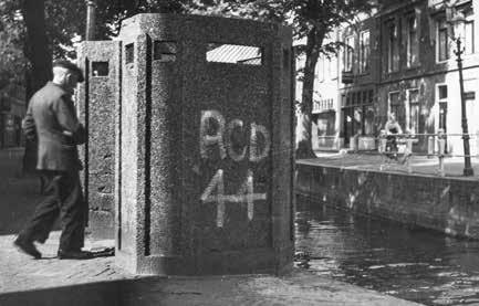 WANDELROUTE 1. Station Voor de Tweede Wereldoorlog waren er in Leeuwarden maar enkele plekken waar mannen elkaar opzochten voor het leggen van homoseksuele contacten.