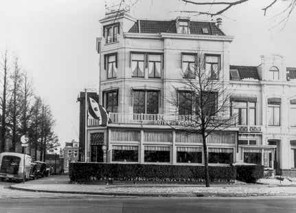 Sophialaan 1, Hotel De Kroon (nu bedrijfsverzamelgebouw) In 1946 werd in Amsterdam de Shakespeareclub opgericht.