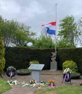 Twee Duitse soldaten liepen in de avond van de 5e april 1945 het erf op van de familie Van Diepen (Veldhuis) om paarden te vorderen. Daar waren mensen uit het verzet bezig om wapens schoon te maken.