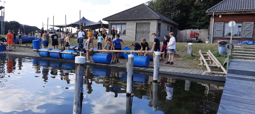 Omdat deze groep nauw met elkaar samenwerkt, is het essentieel dat ze elkaar goed leren kennen en een band opbouwen met hun coaches. Een kamp is daarom uitermate geschikt om een goede start te maken.