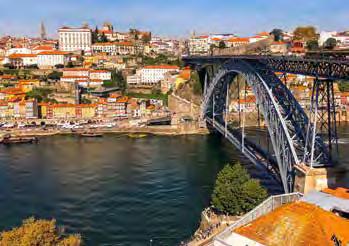 En we zijn weg! Van Porto Of je nu te voet reist of met de fiets, je ongelooflijke reis begint in Porto, Portugese parel op de Unesco Werelderfgoedlijst.