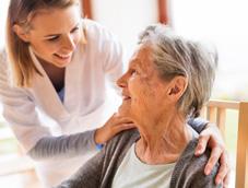 Woonzorg Nederland biedt geclusterde woonvormen waarin senioren samen veilig langer zelfstandig thuis kunnen wonen, met toegang tot zorg.